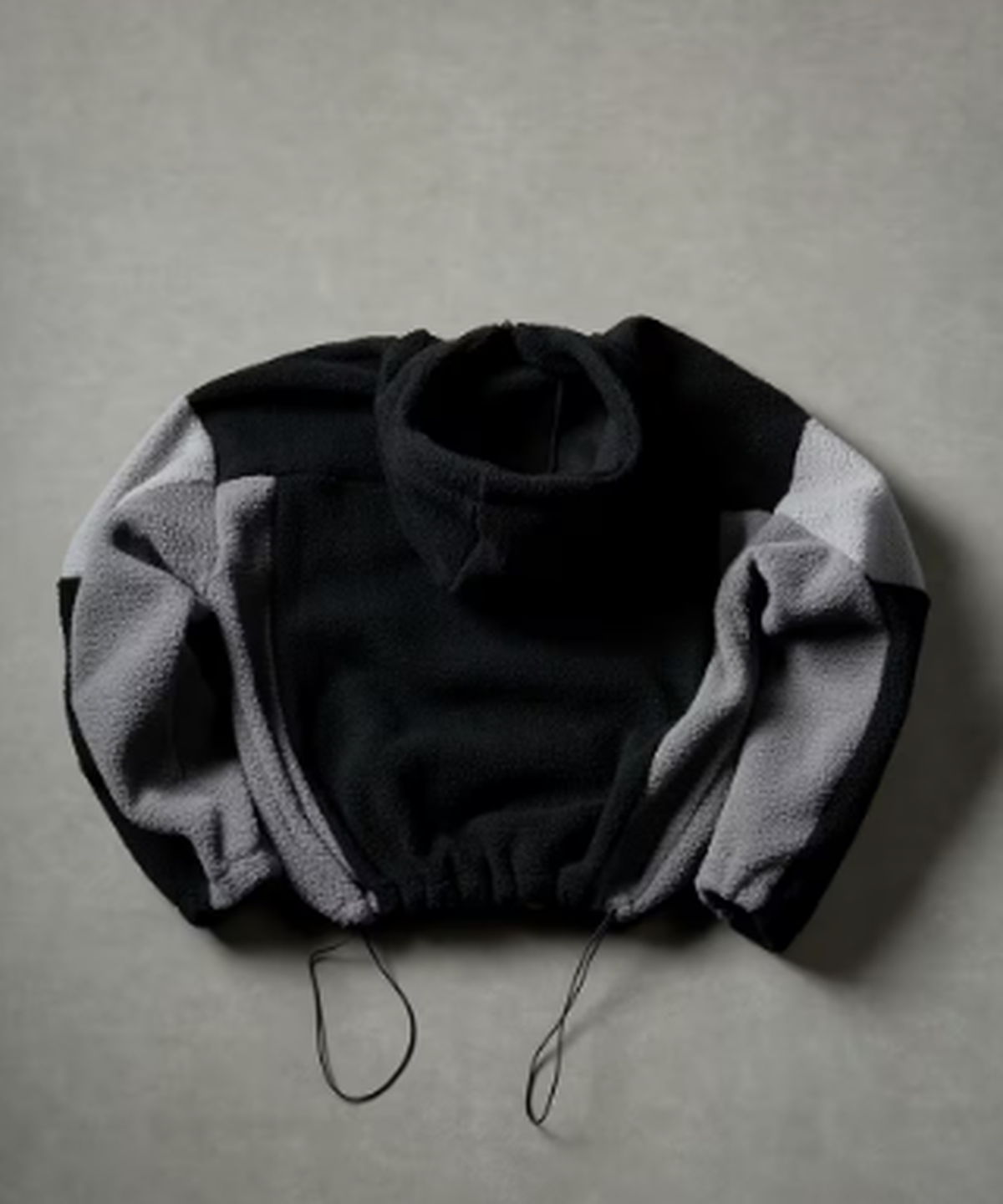 NOVA - FLEECEJACKE in Schwarz/Grau, Detailansicht 2